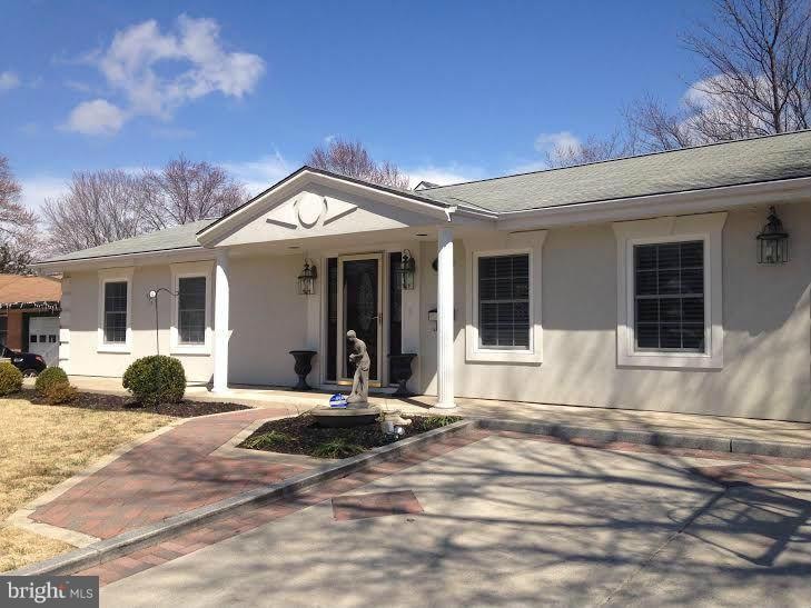 806 W Nettle Tree Rd, Sterling, VA 20164 - photo 1