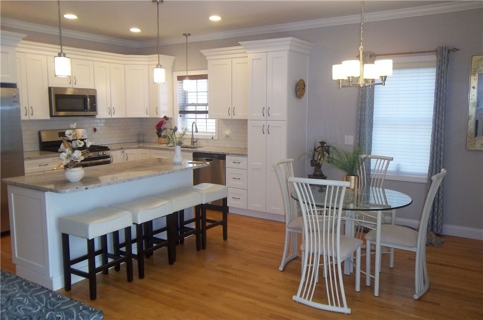 Open Floor Plan, Granite counters, High ceilings.