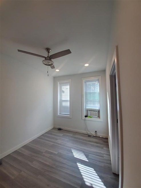 215 Mallory Ave unit Rear Apt, Jersey City, NJ 07304 - photo 1