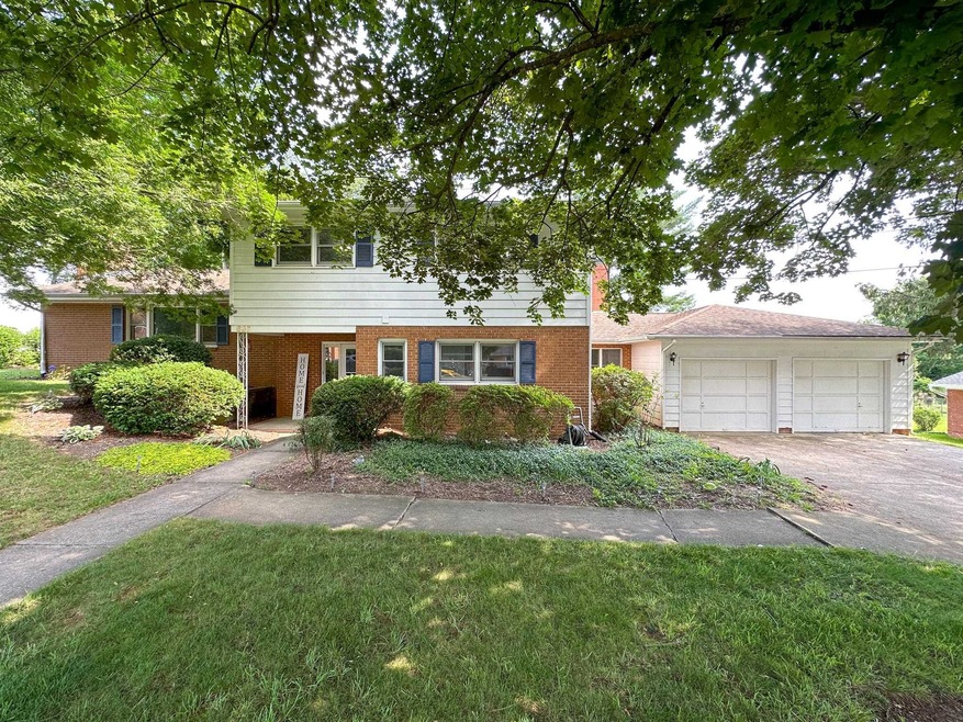 836 Kent Rd, Waynesboro, VA 22980 - photo 1