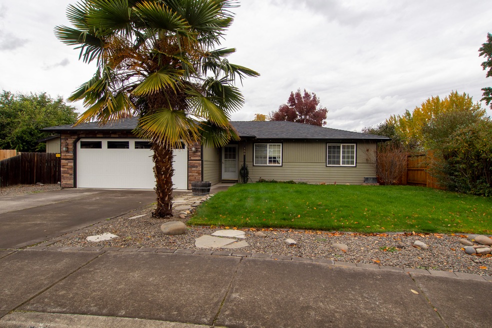 159 Keystone Ct, Central Point, OR 97502 - photo 1