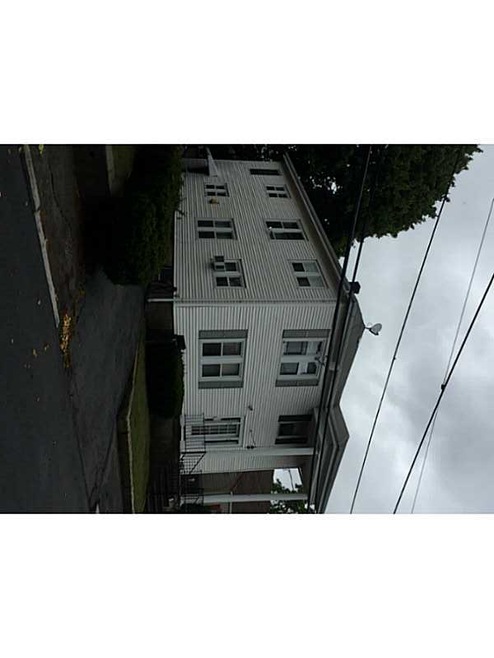 92 Darlingdale Ave, Pawtucket, RI 02861 - photo 1