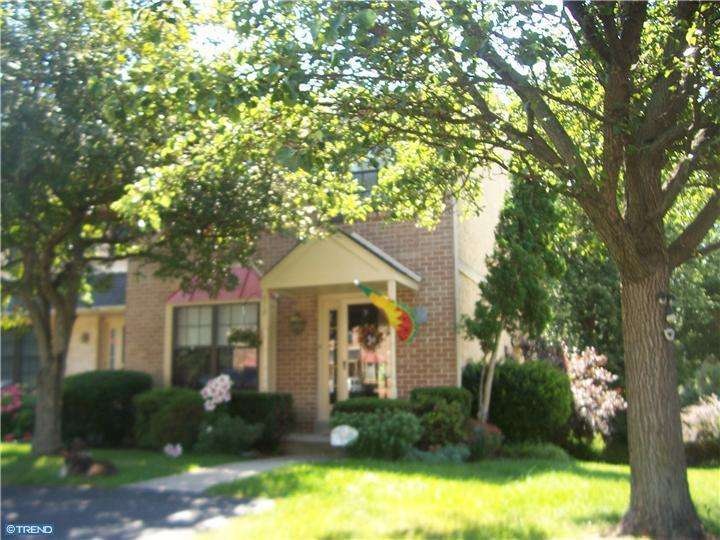 512 Bassett Ln, Norristown, PA 19403 - photo 1