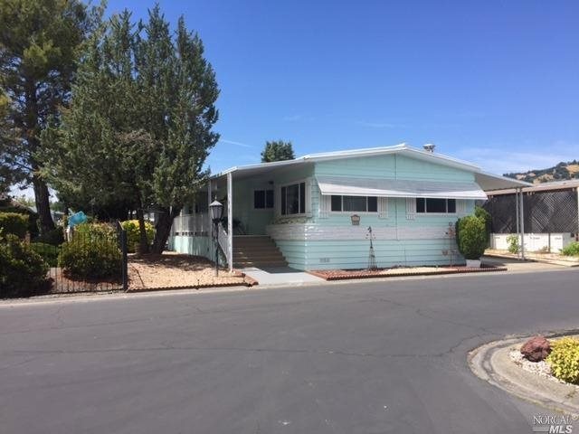 Excellent location in the park. Guest parking just