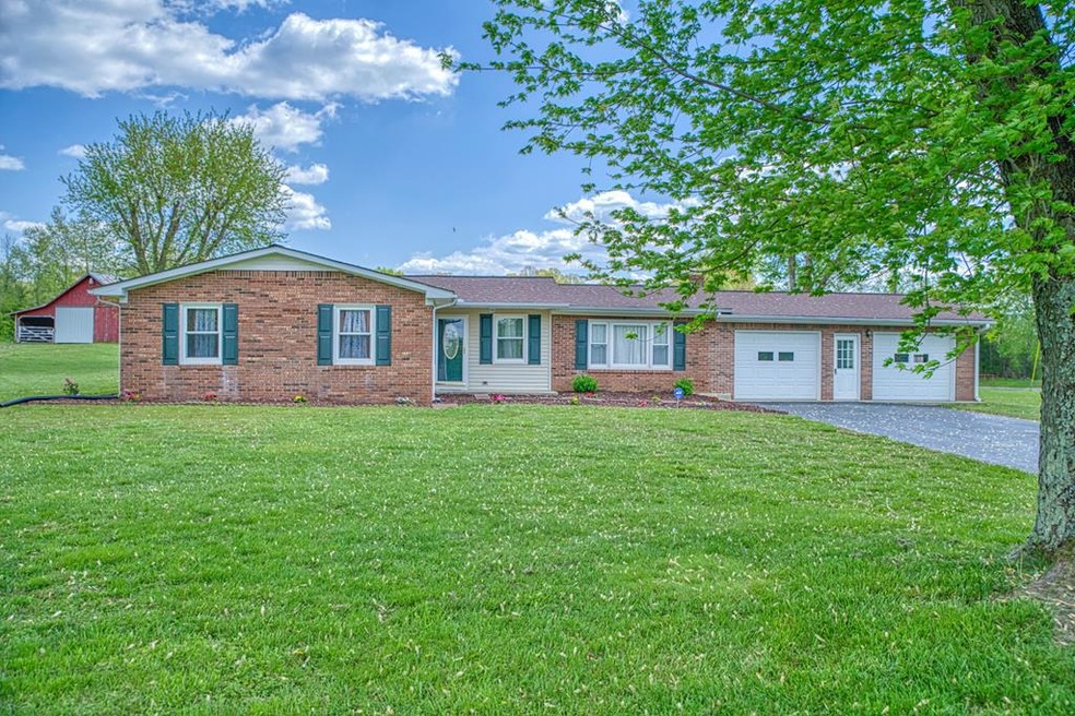 8911 Spring Creek Rd, Cookeville, TN 38506 - photo 1