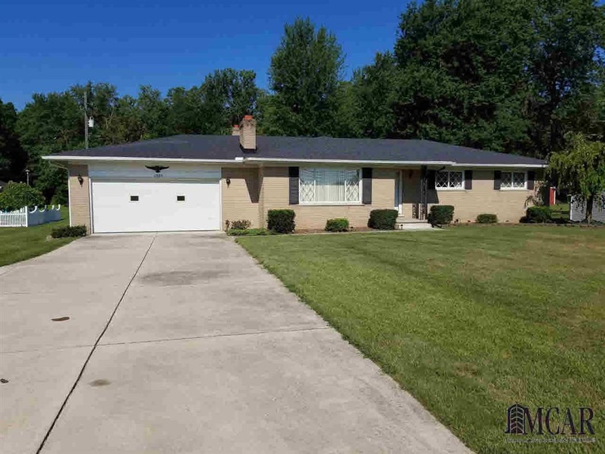 13883 Grafton Rd, Carleton, MI 48117 - photo 1
