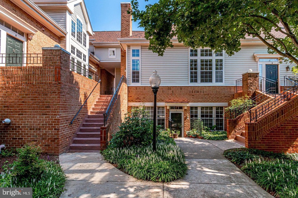 7021 Haycock Rd unit 811, Falls Church, VA 22043 - photo 1