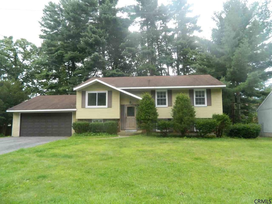 10 Woodland Ct, Saratoga Springs, NY 12866 - photo 1