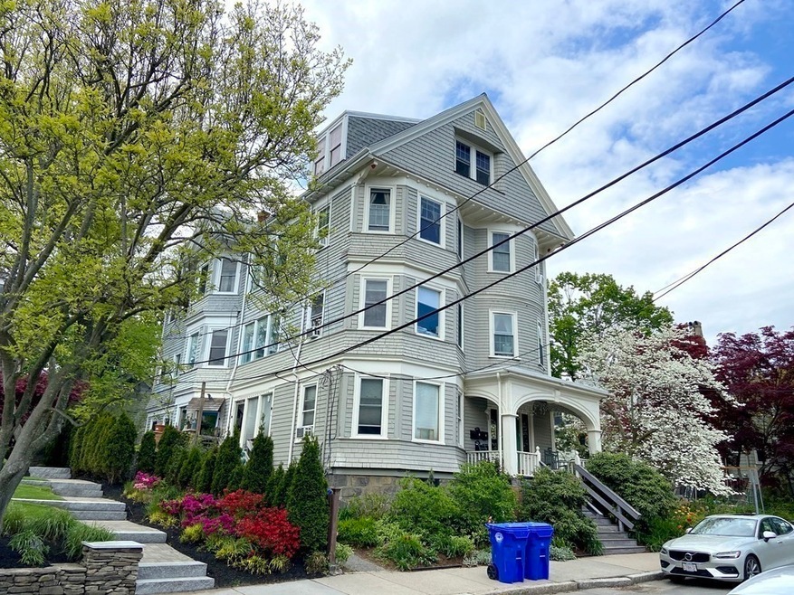 70 Perry St unit 2, Brookline, MA 02446 - photo 1