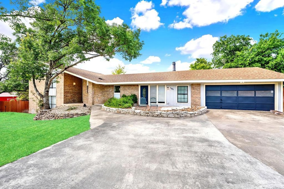 101 Hidden Hollow Dr unit 109, Kerrville, TX 78028 - photo 1