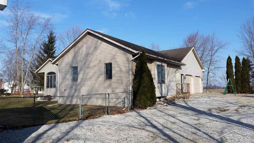 10906 Easton Rd, New Lothrop, MI 48460 - photo 1