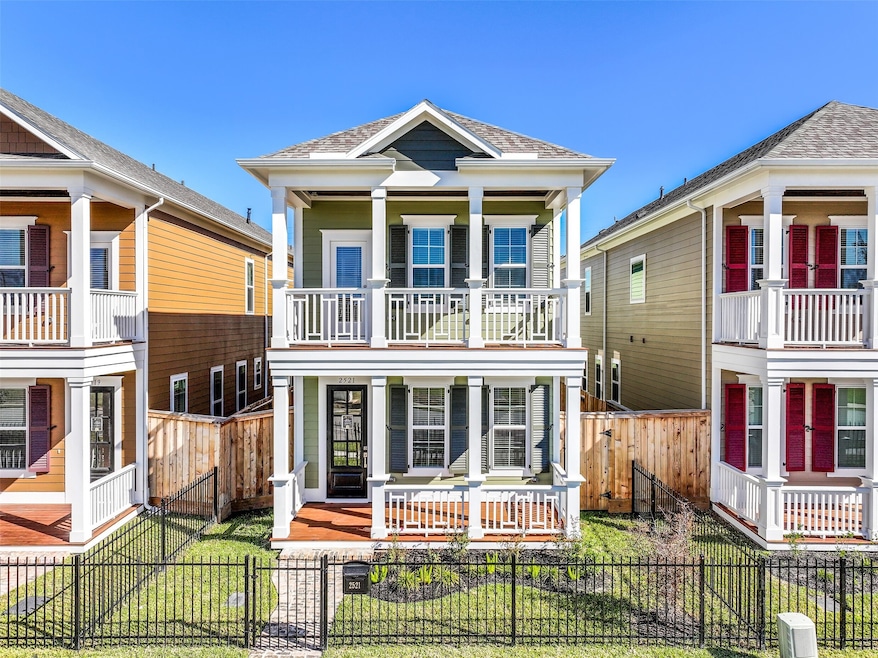 2521 S Houston Ave, Pearland, TX 77581 - photo 1