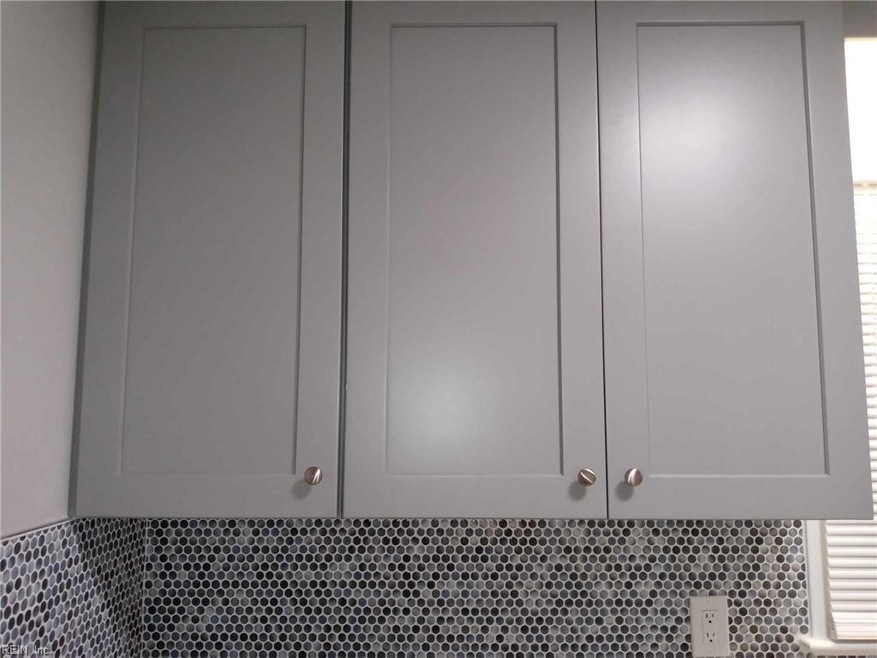 254 Hurdle Dr unit B, Chesapeake, VA 23322 - photo 1