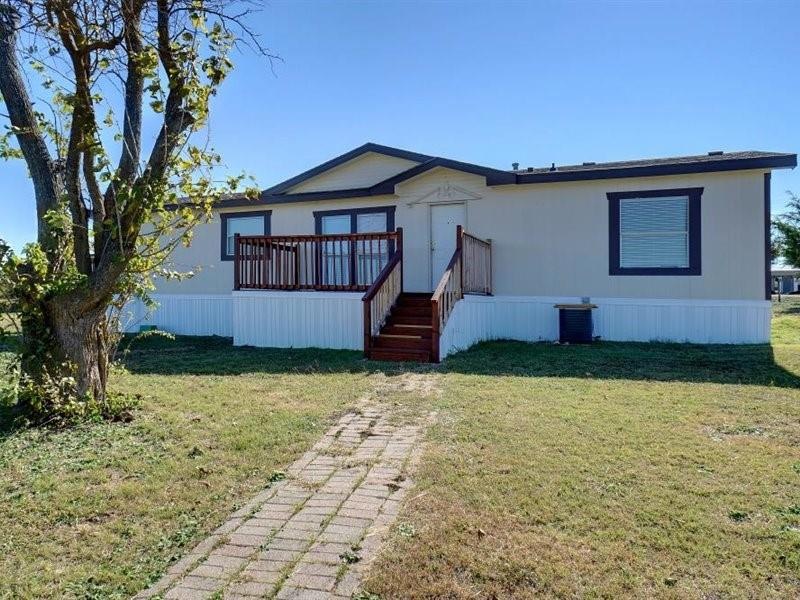 279 Latham Ln, Rhome, TX 76078 - photo 1