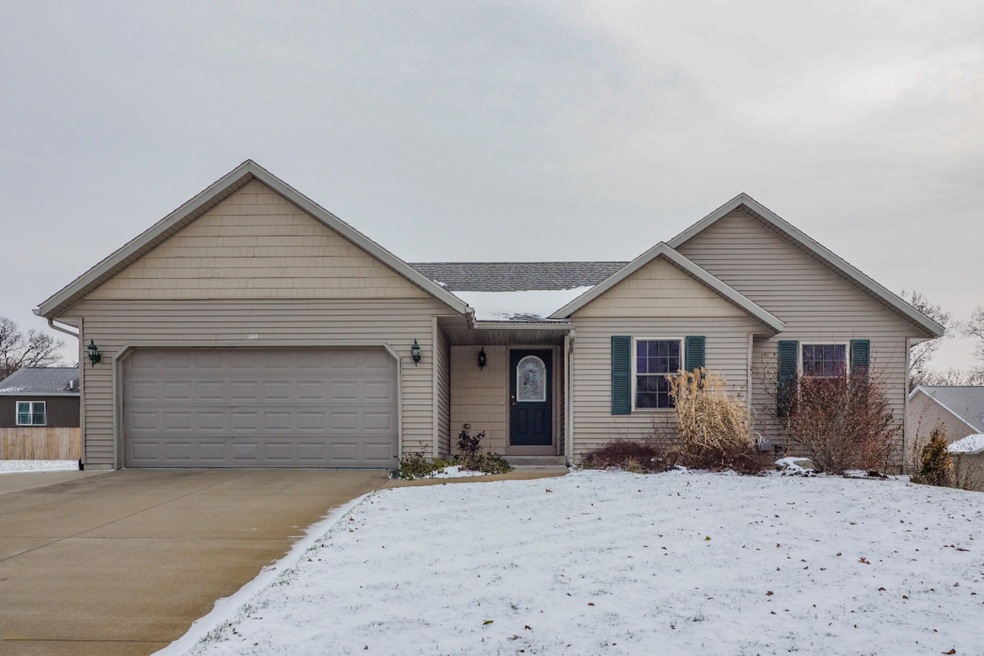 1011 Comstock Court-100