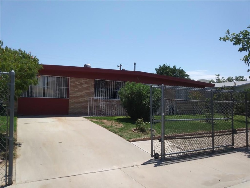 7851 Broadway Dr, El Paso, TX 79915 - photo 1