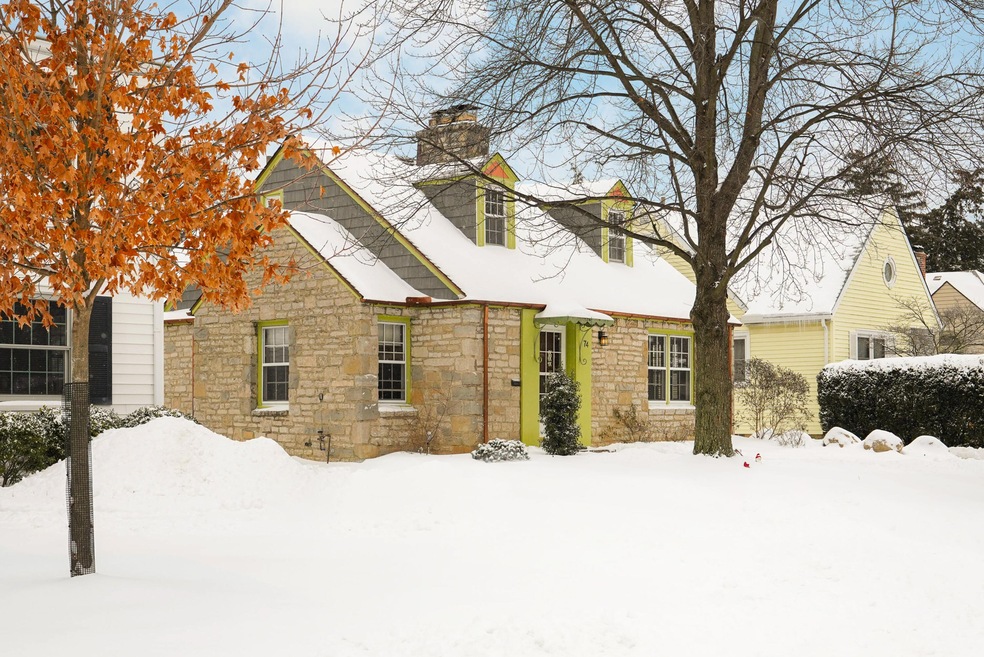 Welcome home to 74 W. Weisheimer Rd.