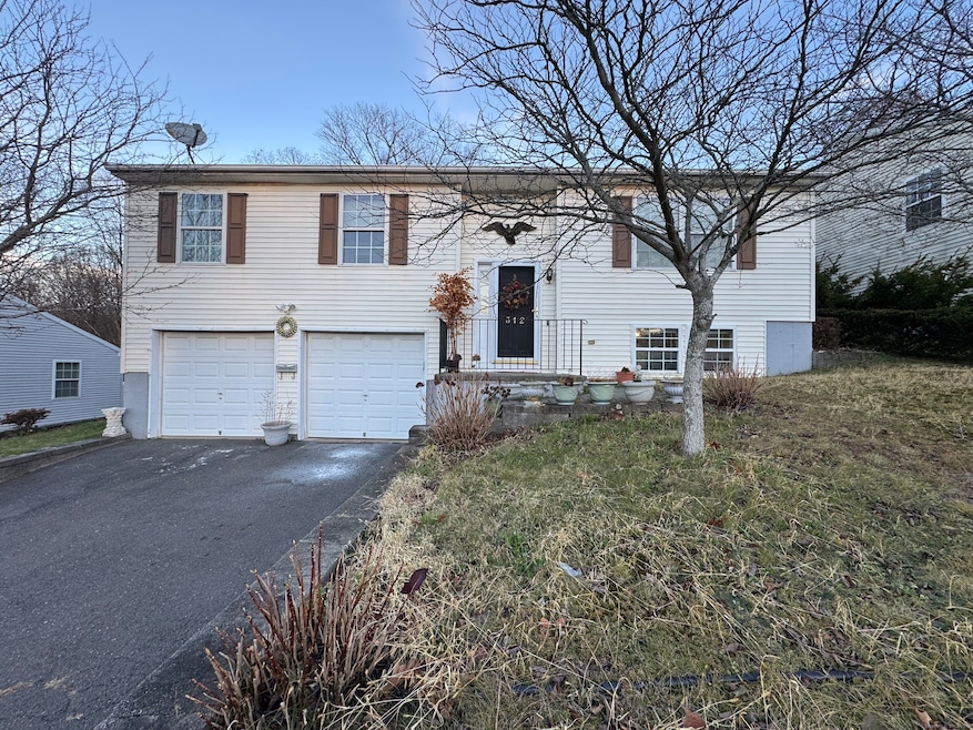 312 Capitol Ave, Waterbury, CT 06705 - photo 1
