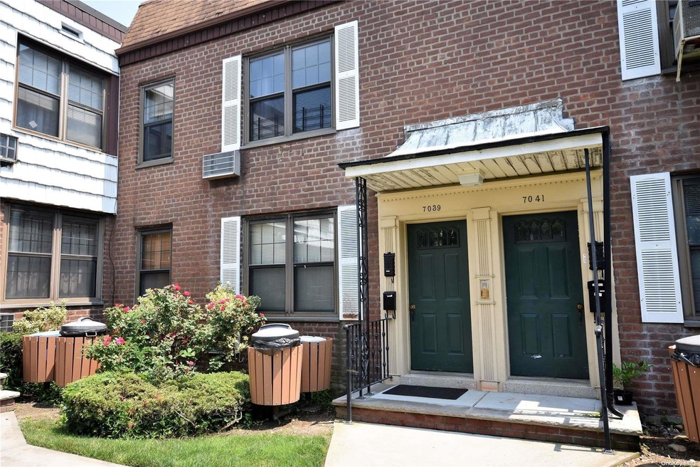 70-39 Park Dr E unit 2nd Fl, Flushing, NY 11367 - photo 1