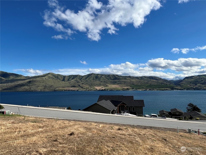154 Apple Ave, Chelan, WA 98816 - photo 1