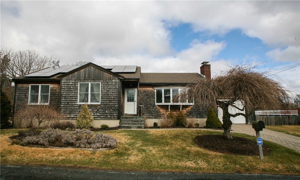 4 Kent Rd, Middletown, RI 02842 - photo 1