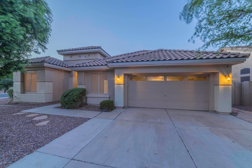1402 E Laredo St-0040-HDR