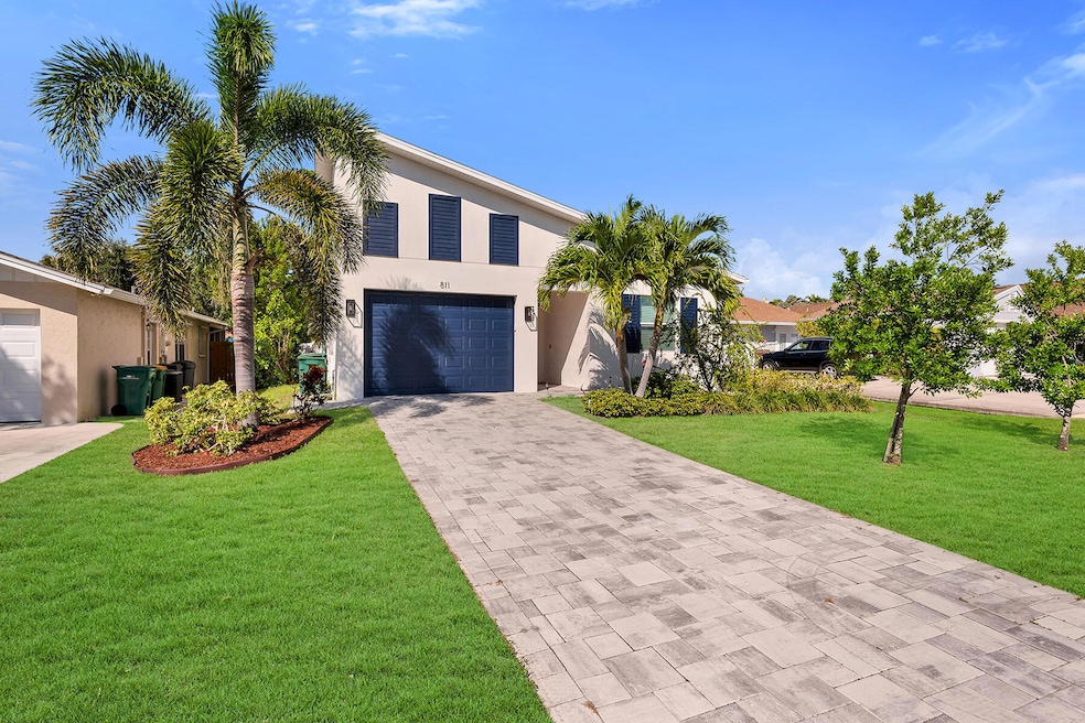 811 108th Ave N, Naples, FL 34108 - photo 1