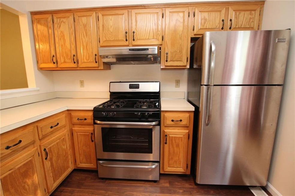 7 Dean St unit 204, Danbury, CT 06810 - photo 1