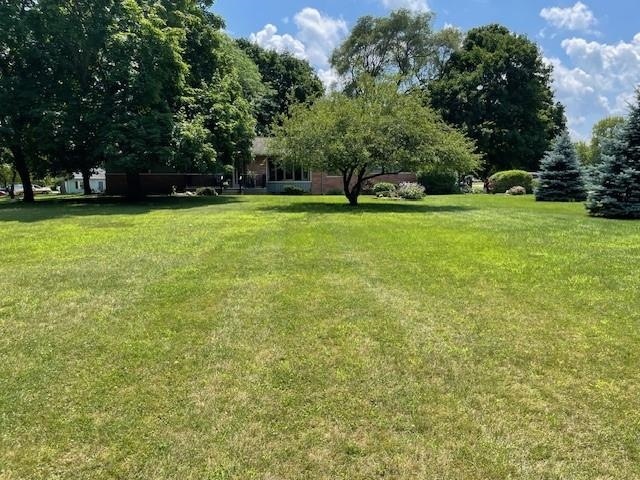 409 River Bend Dr, Flushing, MI 48433 - photo 1