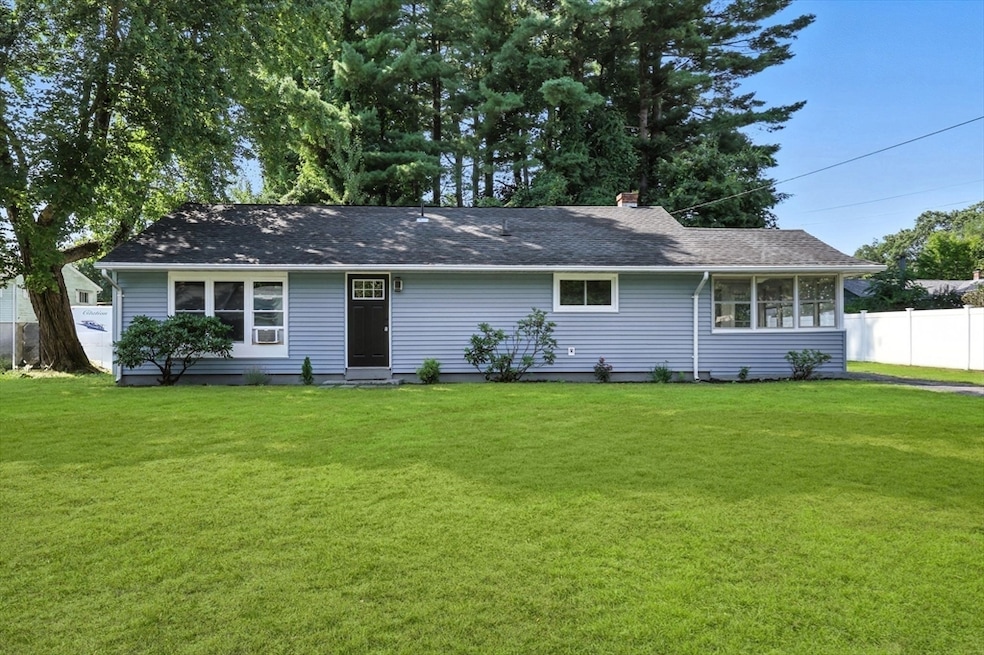 17 Pebble Mill Rd, Springfield, MA 01118 - photo 1