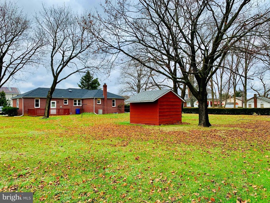 530 E Clayton Ave, Clayton, NJ 08312 - photo 1