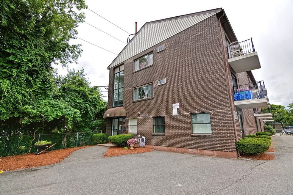 236 Broadway unit 3, Malden, MA 02148 - photo 1