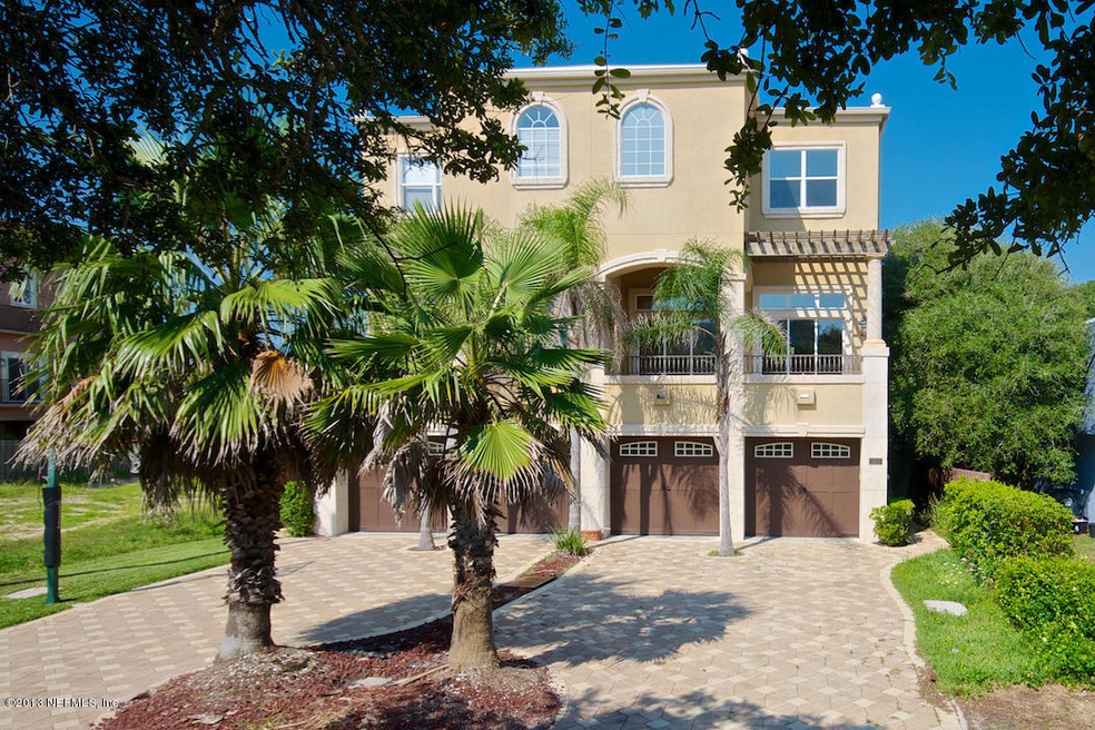 Three Story Townhome Steps to the Beach
