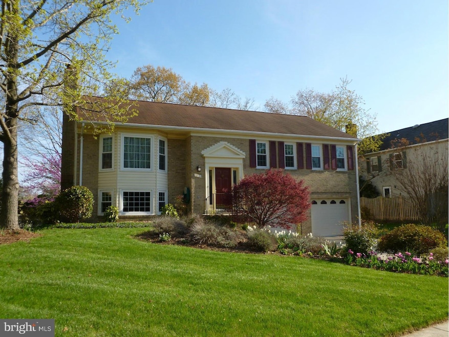 7811 Richfield Rd, Springfield, VA 22153 - photo 1