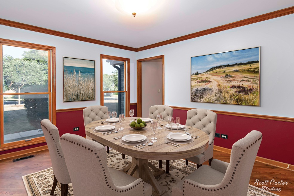 410 Greens View Dr, Algonquin, IL 60102 - photo 1