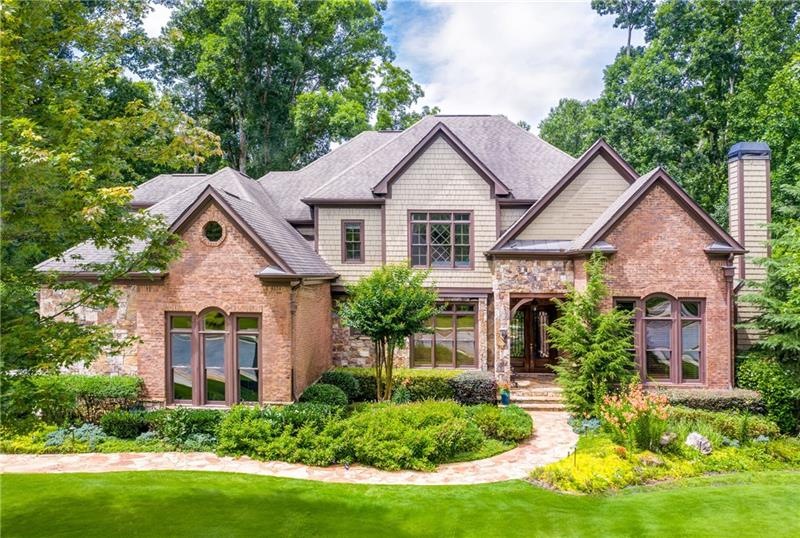 Welcome to your stately home in the heart of Roswe