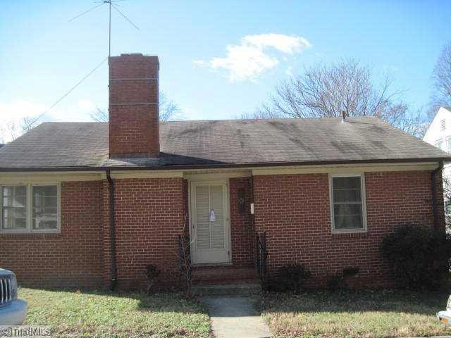 401 Gilmer Cir, Reidsville, NC 27320 - photo 1