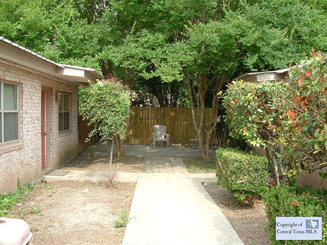 1909 Pecan St unit A, San Marcos, TX 78666 - photo 1