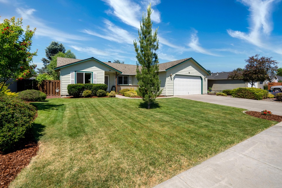 101_1841 NE 7th_Pro Property Photos by W