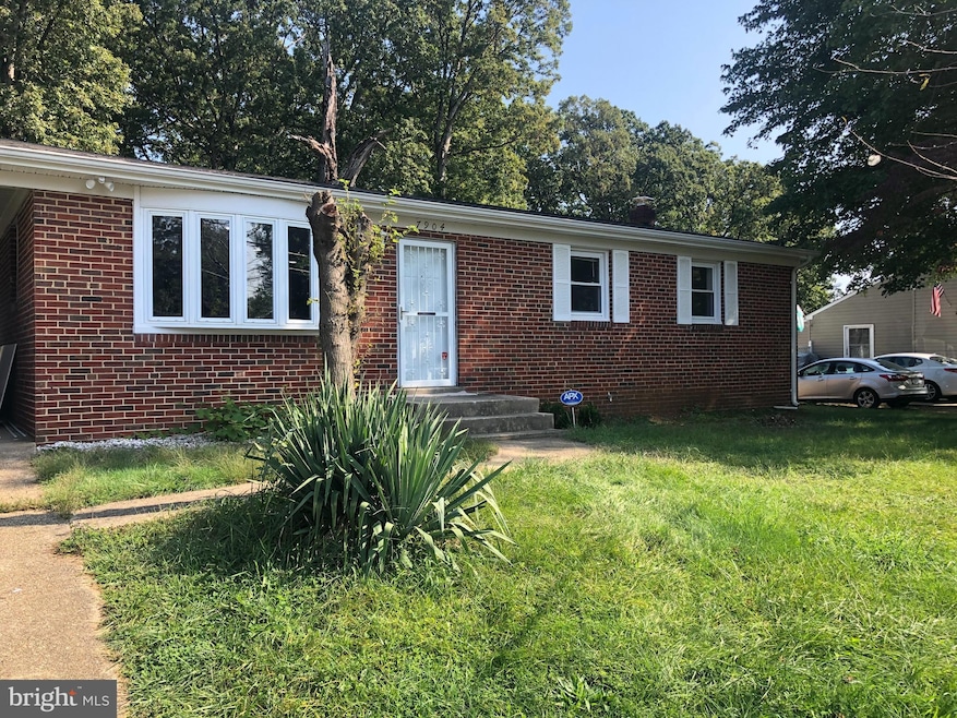 7904 Pinewood Dr, Clinton, MD 20735 - photo 1