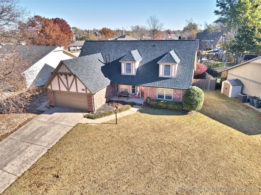 Beautiful full brick south Tulsa home with lovely