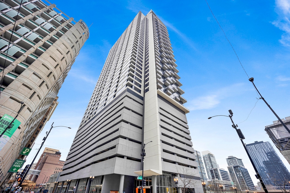 235 W Van Buren St unit 2515, Chicago, IL 60607 - photo 1