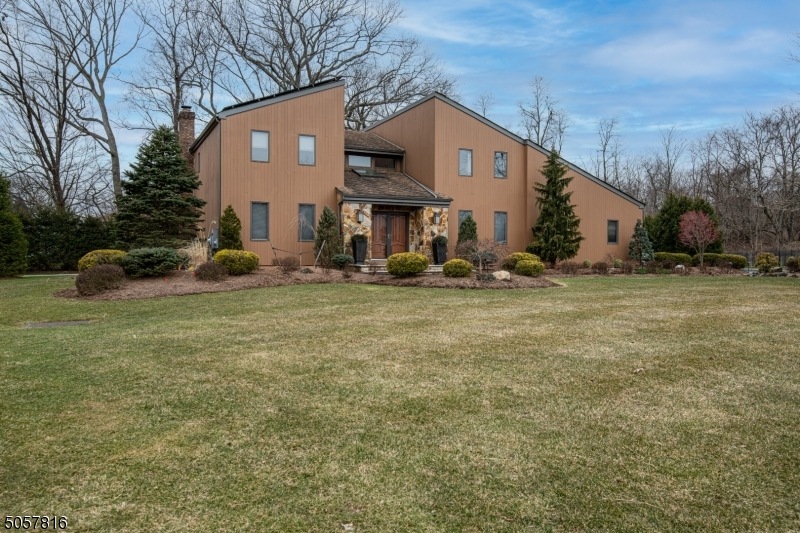 16 Winchester Dr, Scotch Plains, NJ 07076 - photo 1