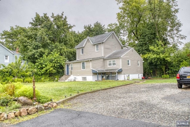 186 Railroad Ave, Northvale, NJ 07647 - photo 1