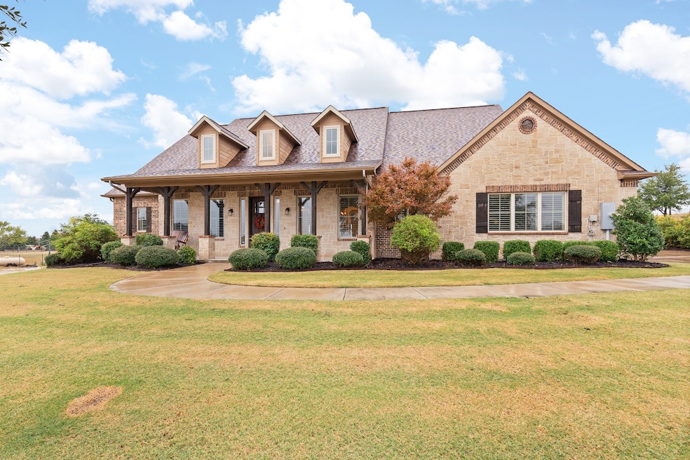 220 Bearclaw Cir, Aledo, TX 76008 - photo 1