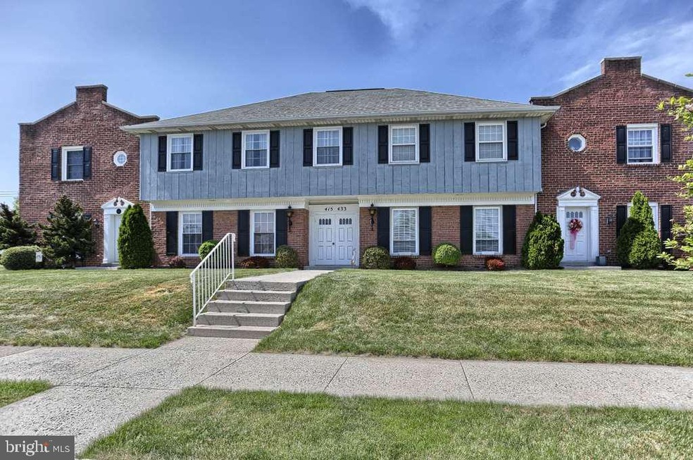 431 W Caracas Ave, Hershey, PA 17033 - photo 1