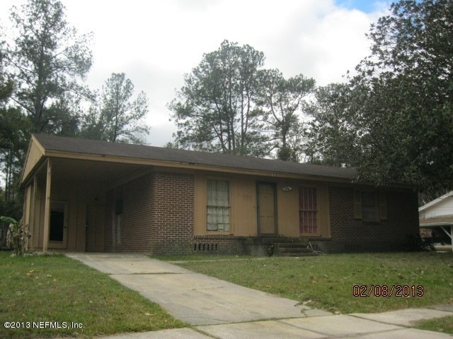 6438 Lucente Dr, Jacksonville, FL 32210 - photo 1