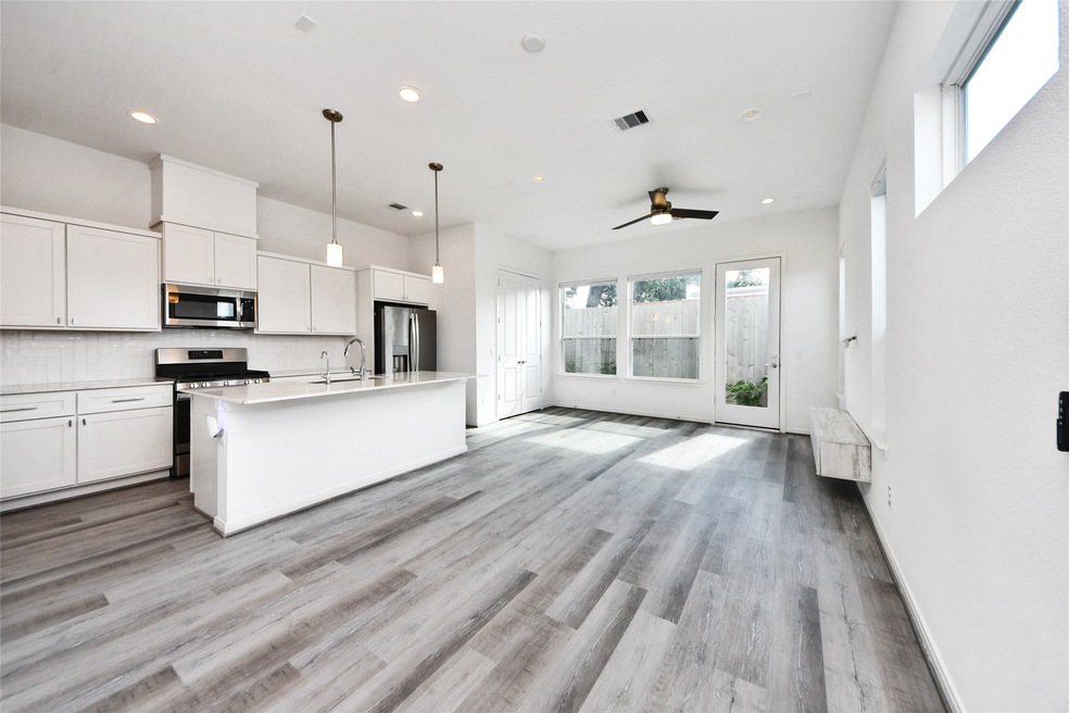 1524 Ojeman Rd unit A, Houston, TX 77055 - photo 1