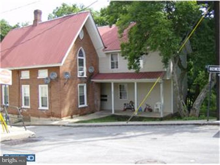 131 N Willow St, Kennett Square, PA 19348 - photo 1