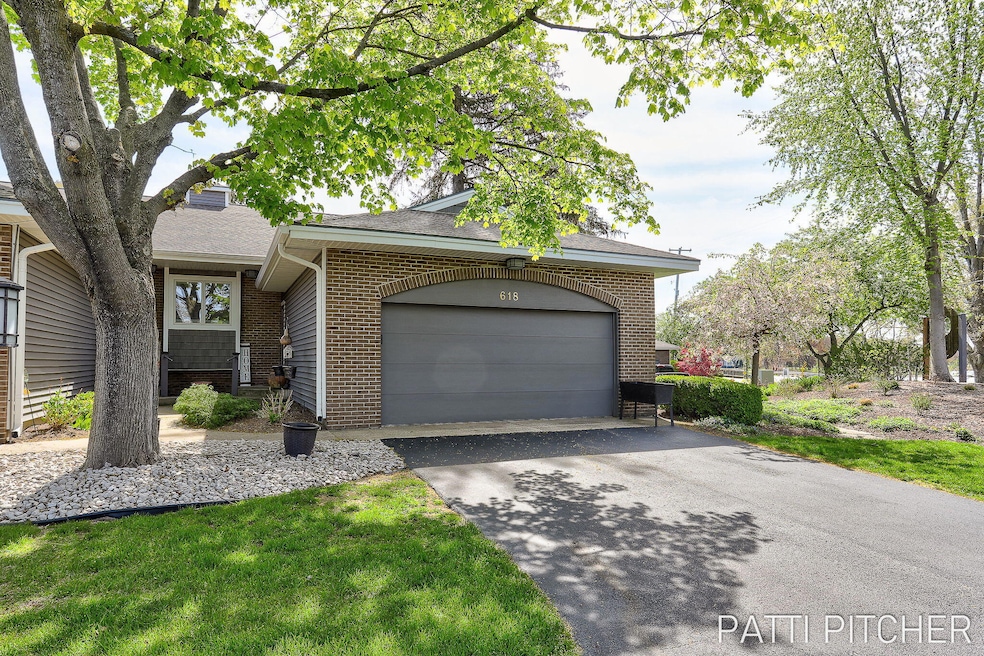 1-web-or-mls-618-edgewater-dr